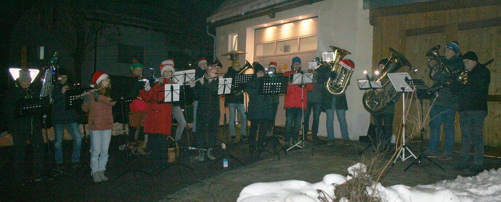 Die Brass-Band überzeugte mit schönen Weihnachtsliedern.